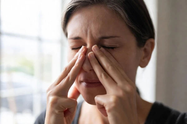 Co pomaga na problemy z zatokami w sezonie grzewczym?